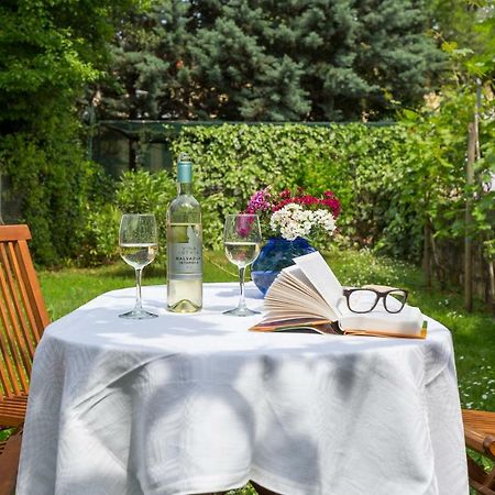 Casa Flora 3-Minutes' Walk From The Beach Новиград Екстериор снимка