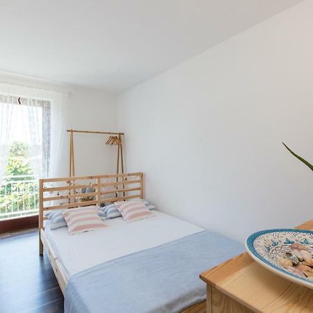 Casa Flora 3-Minutes' Walk From The Beach Новиград Екстериор снимка