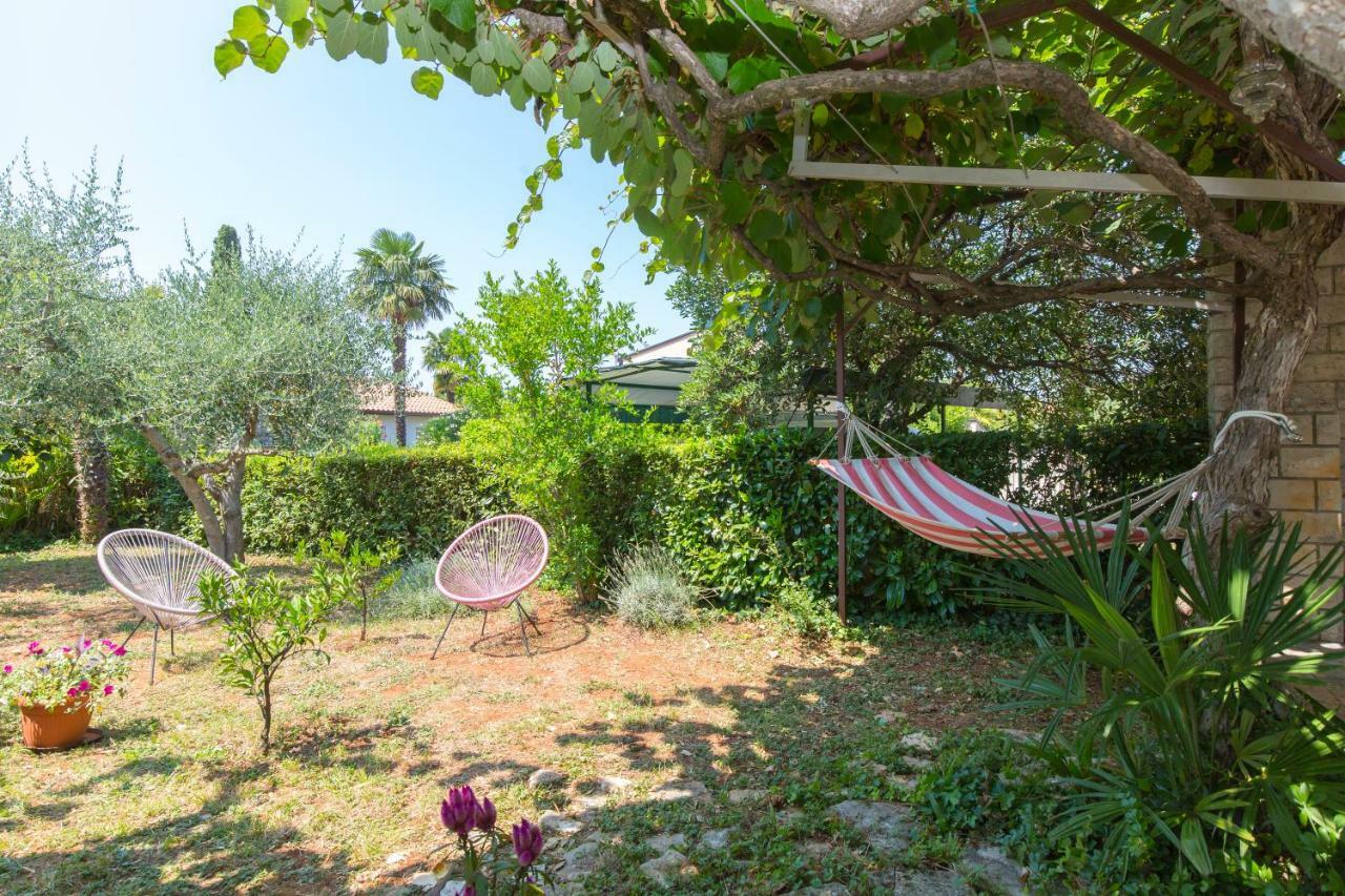 Casa Flora 3-Minutes' Walk From The Beach Новиград Екстериор снимка