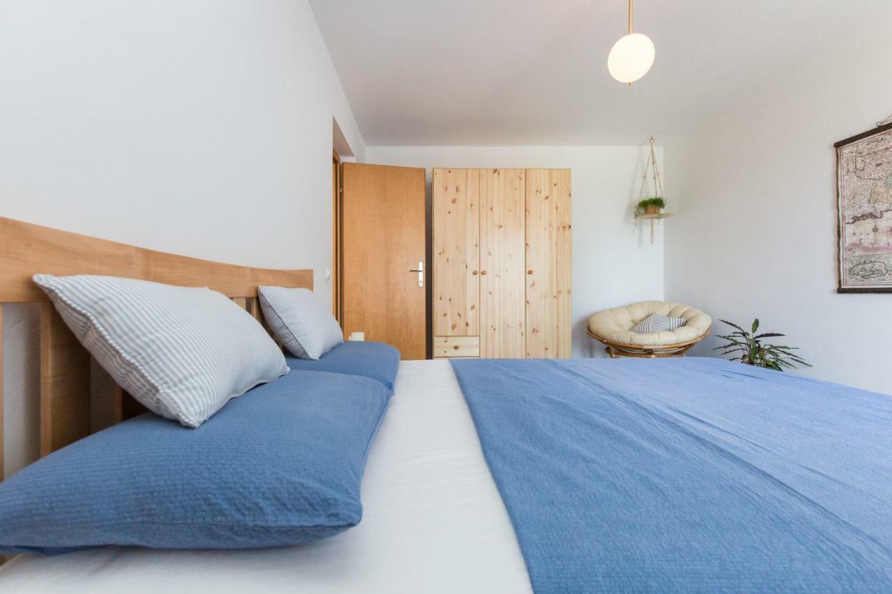 Casa Flora 3-Minutes' Walk From The Beach Новиград Екстериор снимка