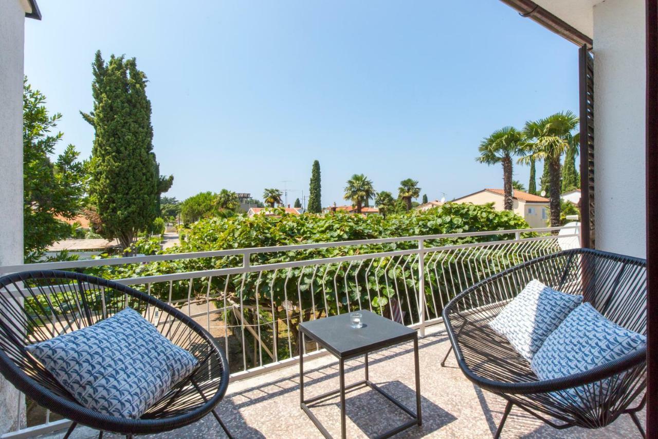 Casa Flora 3-Minutes' Walk From The Beach Новиград Екстериор снимка